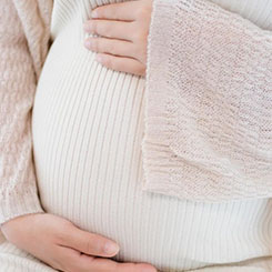 与此同时，尽管A⛪lphabet披📹🇲🇩露了强劲的⛱云业务增长，🗞🏄‍♀️